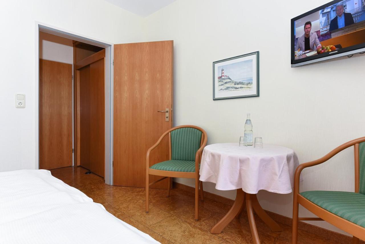 Hotel-Pension Stoertebeker 벤세르시엘 외부 사진