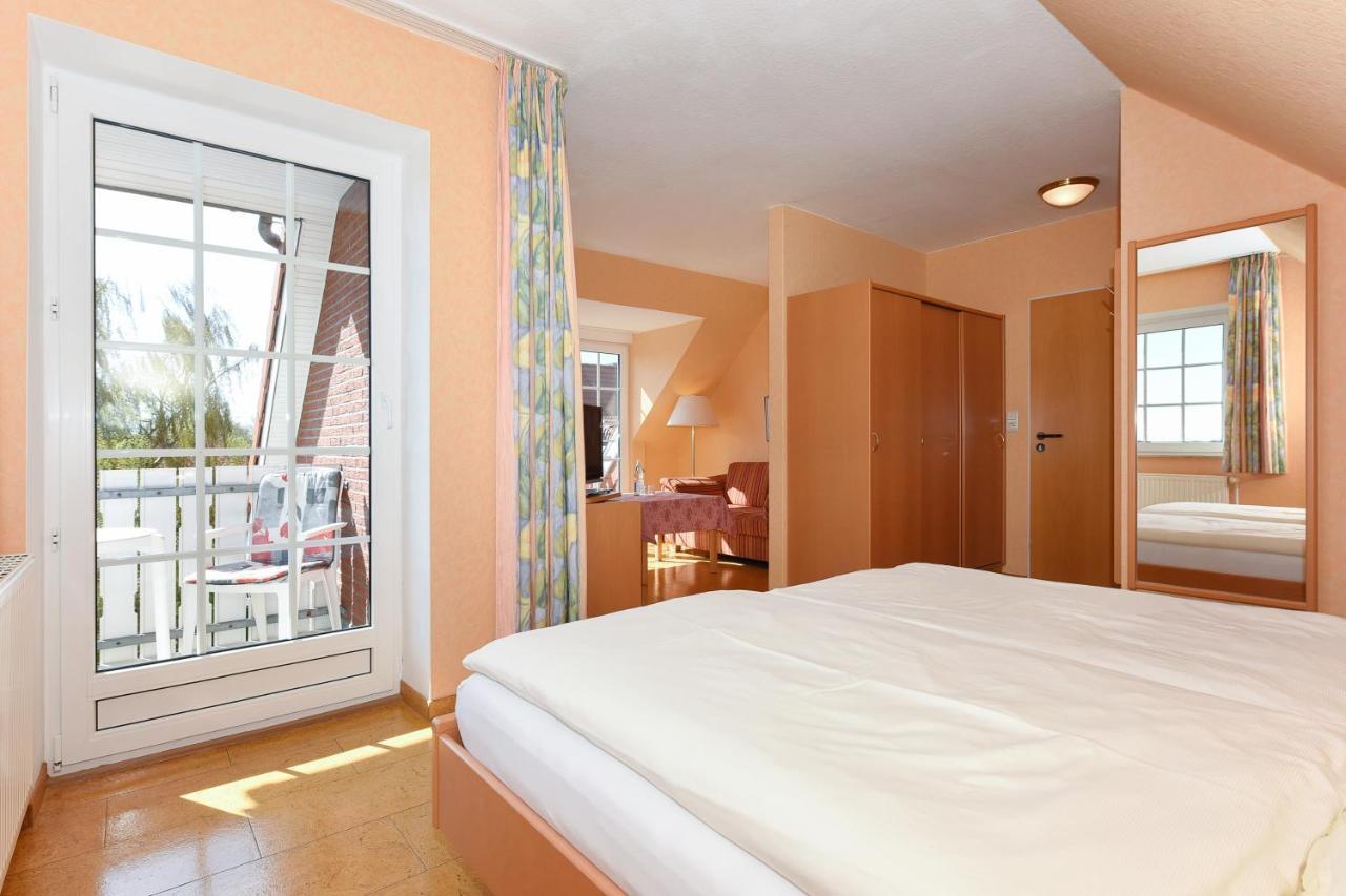 Hotel-Pension Stoertebeker 벤세르시엘 외부 사진