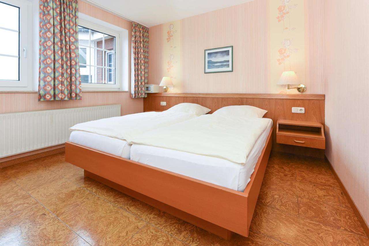 Hotel-Pension Stoertebeker 벤세르시엘 외부 사진