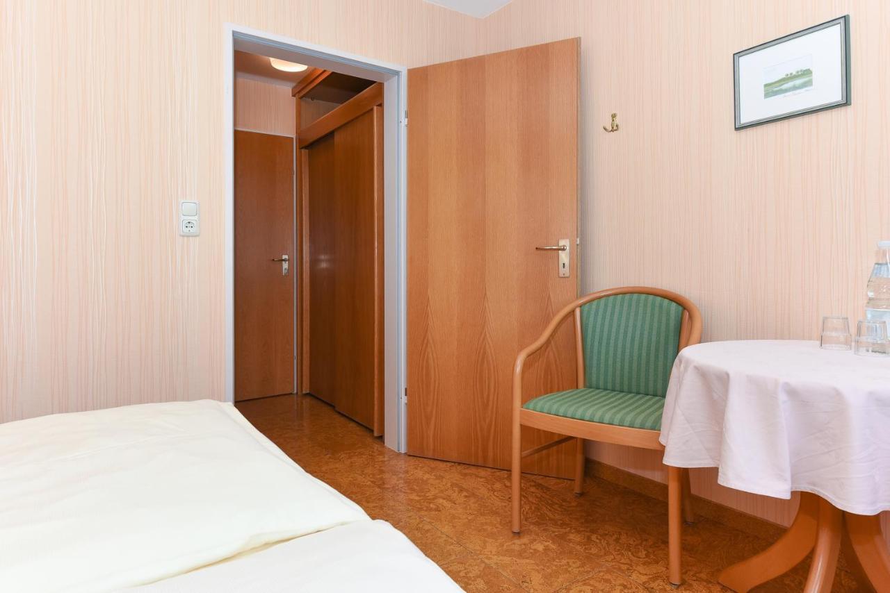 Hotel-Pension Stoertebeker 벤세르시엘 외부 사진